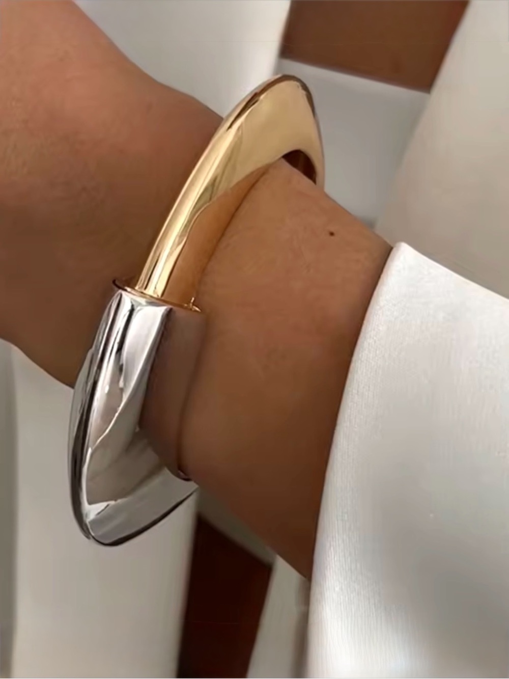 NEW Chunky Hinged Bangle Bracelet Mixed Metal Gold & Silver OC06